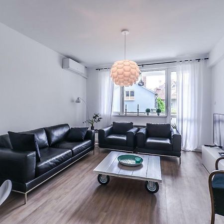 66 Apartment - Stylish Two Bedroom In Lozenets District By Flat Mаnager Sófia Exterior foto