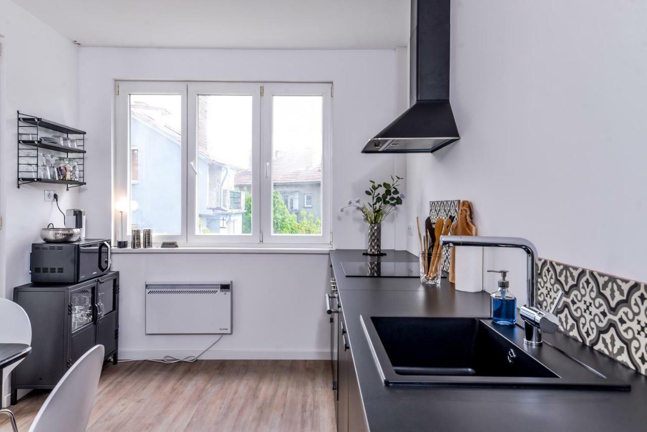 66 Apartment - Stylish Two Bedroom In Lozenets District By Flat Mаnager Sófia Exterior foto